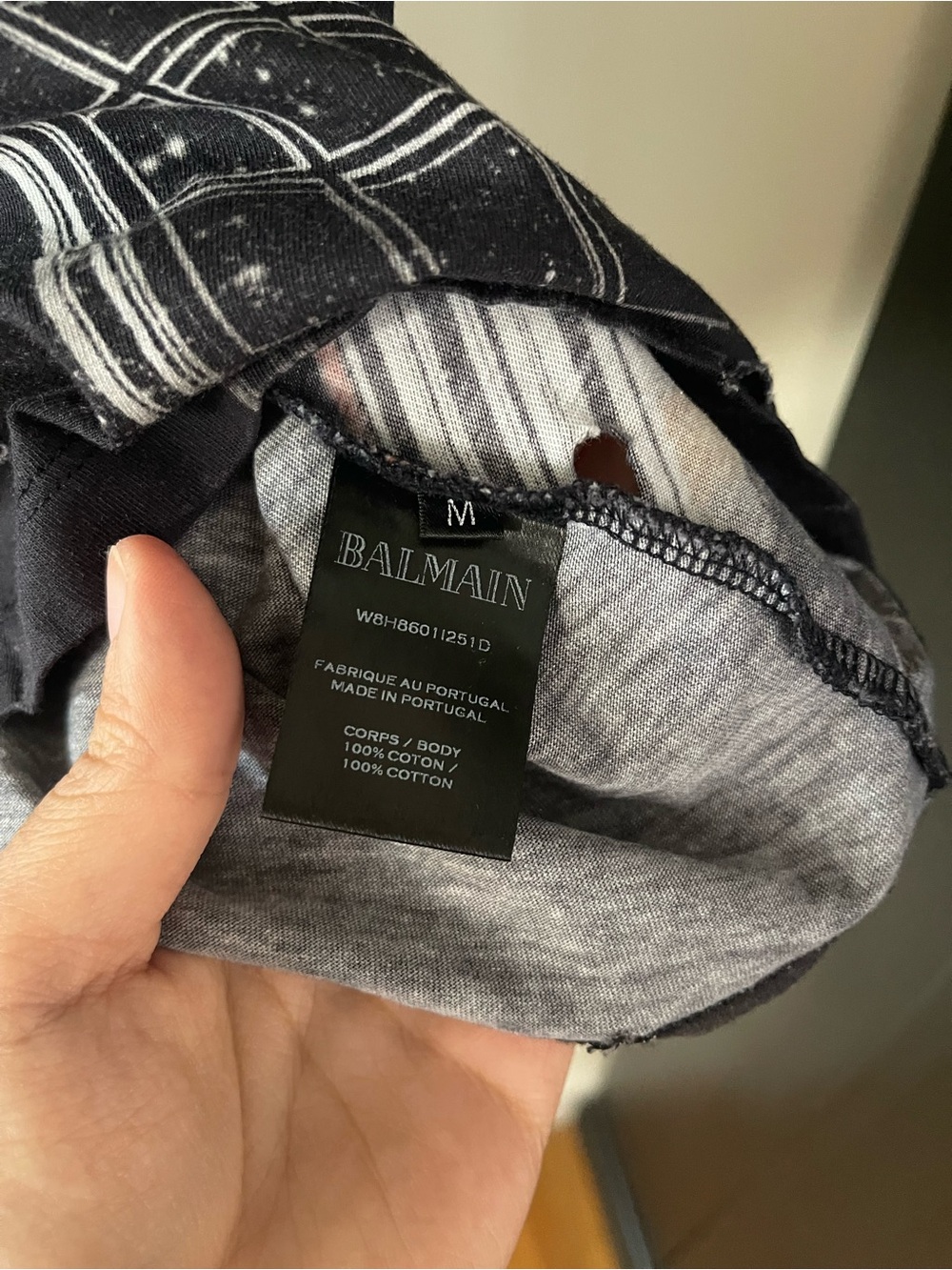 Men’s Balmain graphic distressed galaxy tee, size Medium - Picture 5 of 7